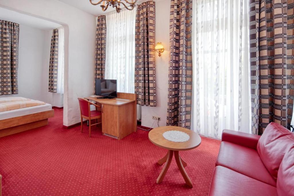 Hotel Restaurant Mathildenhof 普尔海姆 外观 照片